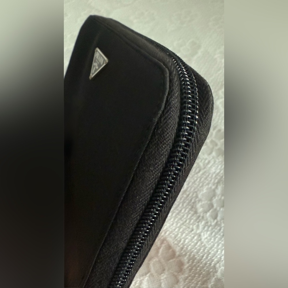 Prada logo plate Black Nylon zip around long Wallet  authentic like New - Picture 9 of 15